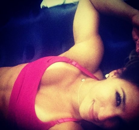 Jade Barbosa actriz atractiva fotos