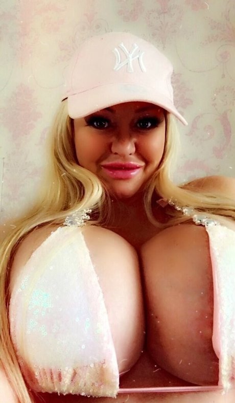 dollydolluk estrella pornografica foto