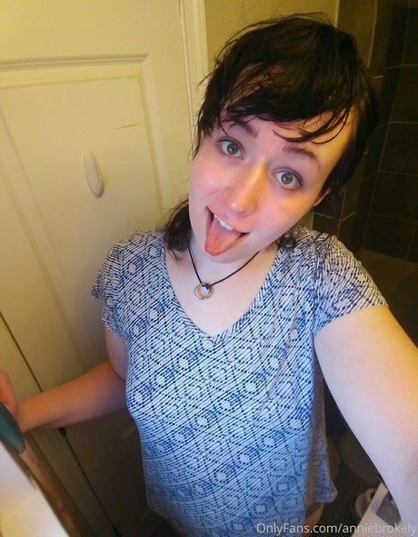 anniebrokely actriz adulta foto