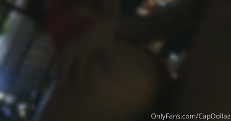 capdollaz modelo desnudos galería