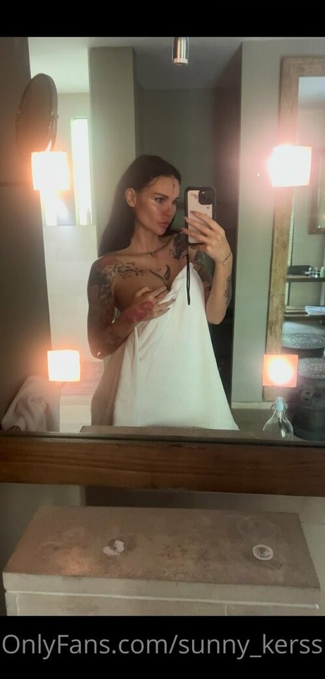 Sunny kerss estrella porno hd fotos