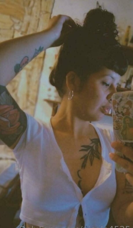 conejani28 modelo exclusivo galerías