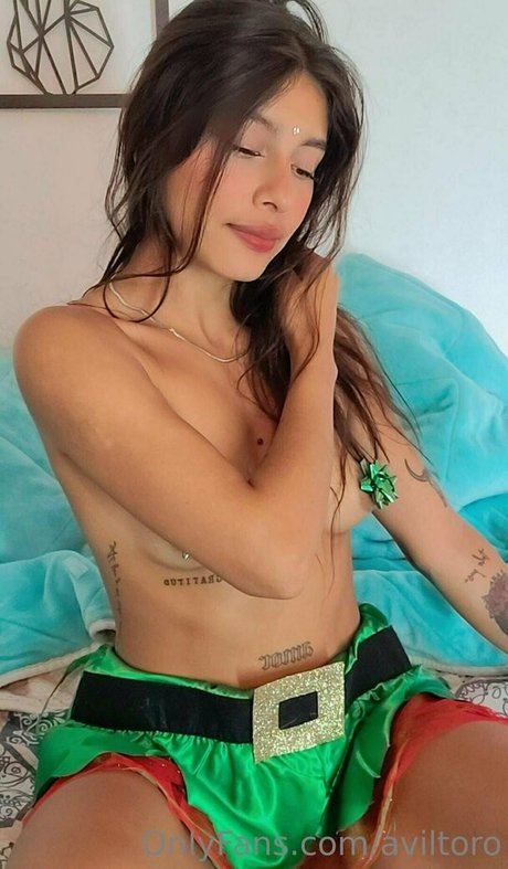 aviltoro estrella desnuda archivo