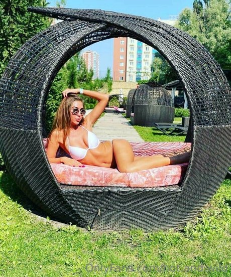 hot and wild modelo erótico imagen