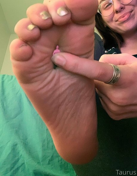 tastytaurustoes modelo erótico galería