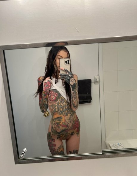 Eggstar hermosa estrella porno fotos