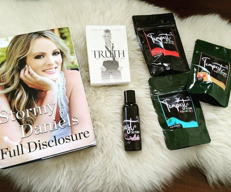 stormydaniels actriz de arte imágenes