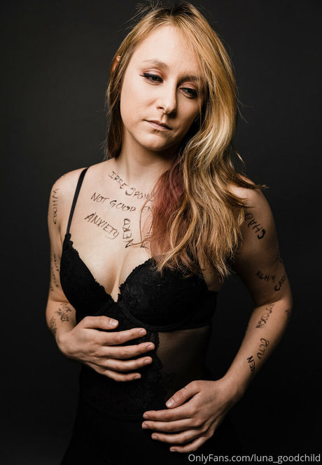 luna goodchild estrella hermosa fotos