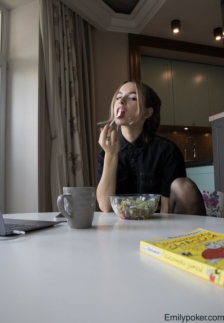 emilypoker estrella porno gratis galerías