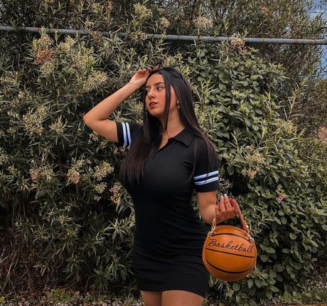 Danahe Vasquez hermosa estrella archivo