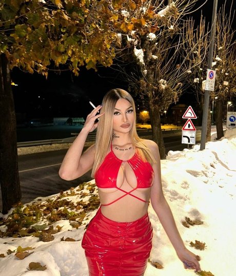 aliih hx estrella adulta foto