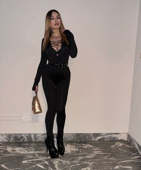 aliih hx arte modelo imágenes