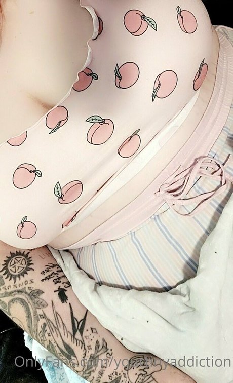 yourtinyaddiction estrella porno xxx imágenes