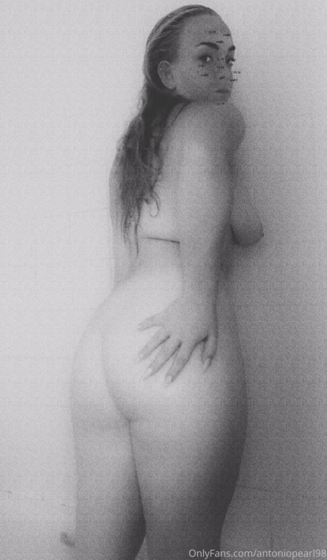antoniopearl98 modelo galerías