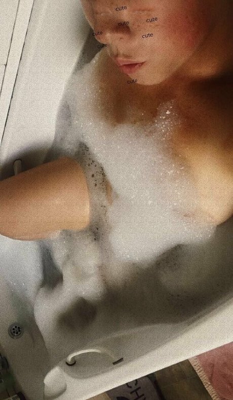 antoniopearl98 estrella atractiva foto