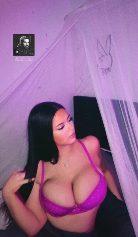 Stormiscarlet sexo modelo galería