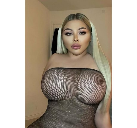 nerd de tetas grandes onlyfans buen porno imagen