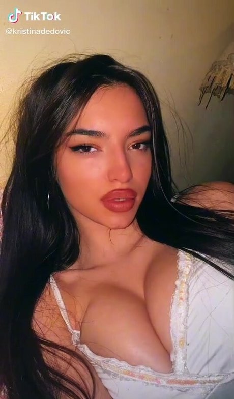Kristina Djedovic estrella porno desnuda archivo