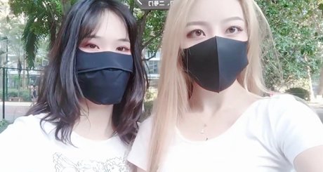 Lucky Lily modelo xxx galerías