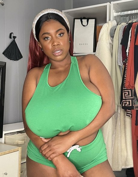 clubmaseratixxx modelo de arte foto