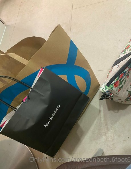 amazonbeth 6foot6 actriz xxx galería