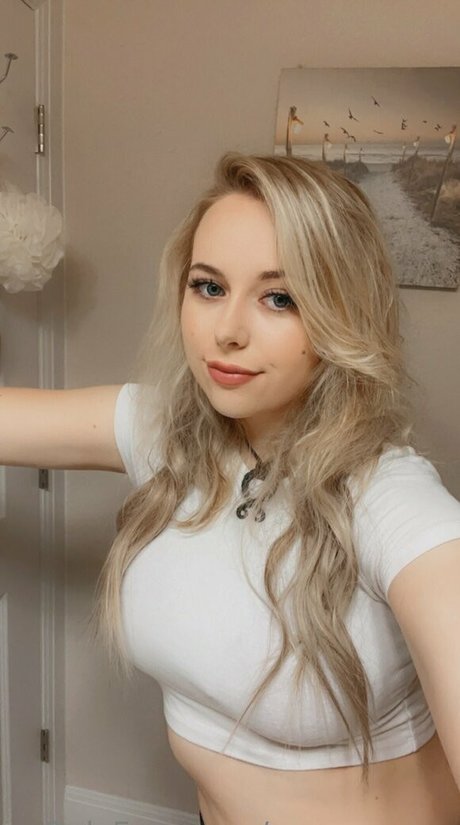 carmennem actriz atractiva archivo