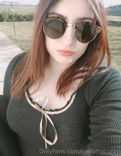 carlottacurvy bonita estrella porno archivo