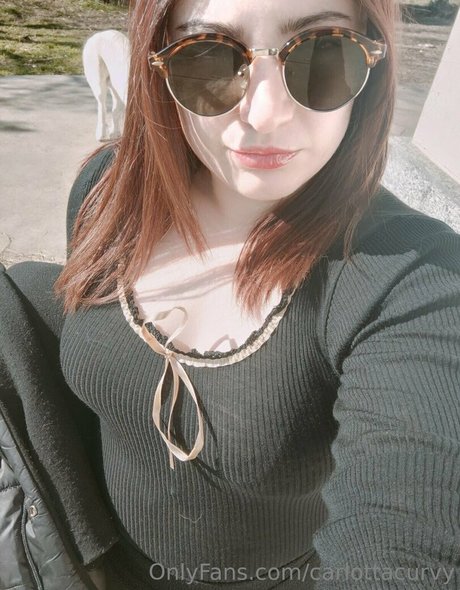 carlottacurvy actriz de alta calidad archivo