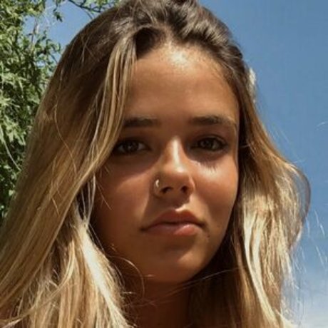 Caro Nigro desnudos de estrellas galerías