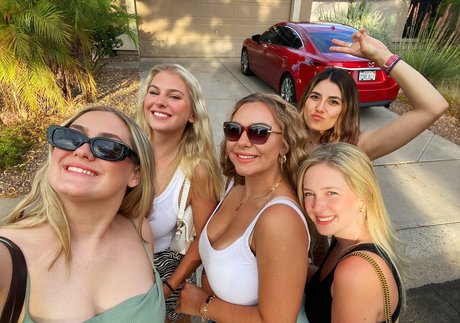 Julia G estrella porno desnuda foto