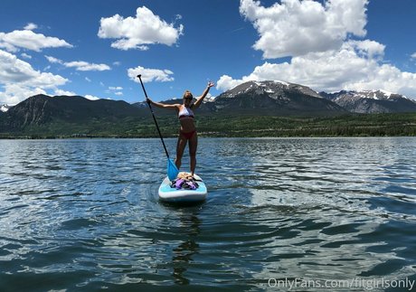 Fitgirlsonly modelo porno imágenes