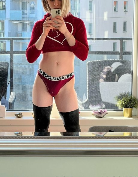 sinful4000 xxx estrella porno imágenes