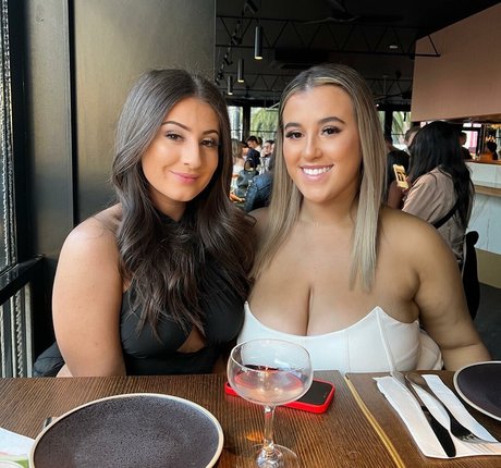 Stephanie C modelo desnuda archivo