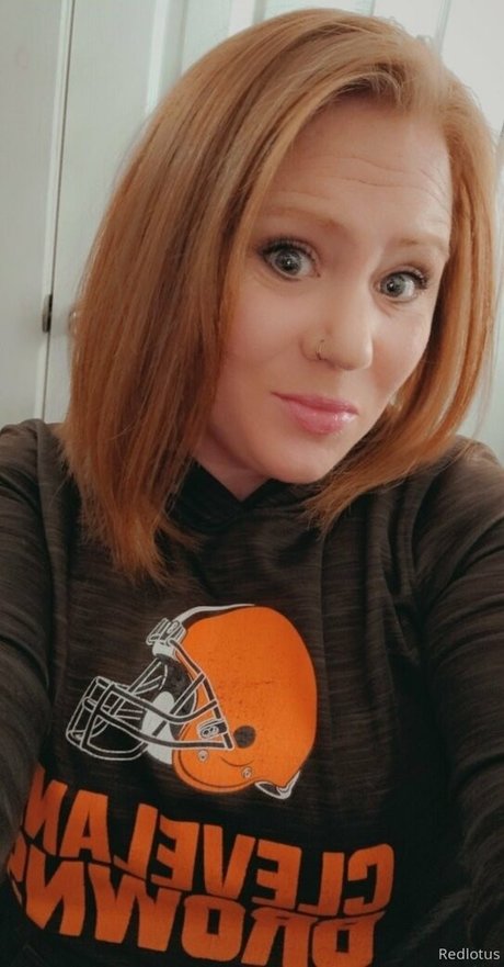 redlotus617 modelo gratis imagen