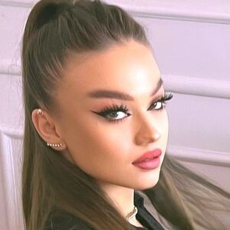 renatabianca1 estrella de alta definición fotos