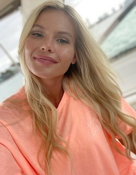 ashlynn2019 desnudos estrella imagen