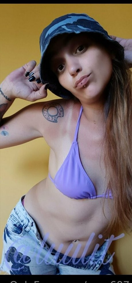 uma607 modelo desnudos galería