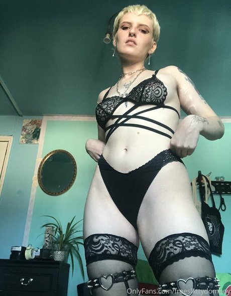 freeslxttydomboy estrella desnuda imagen