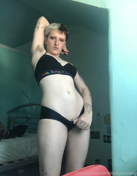 freeslxttydomboy estrella porno atractiva imagen