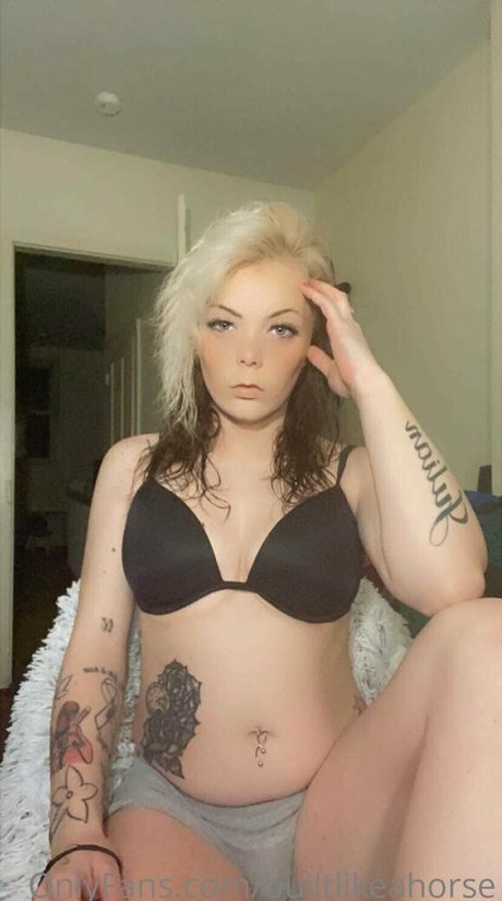 builtlikeahorse actriz sexual galerías