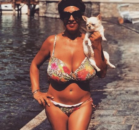 Betty LaRouge estrella porno foto