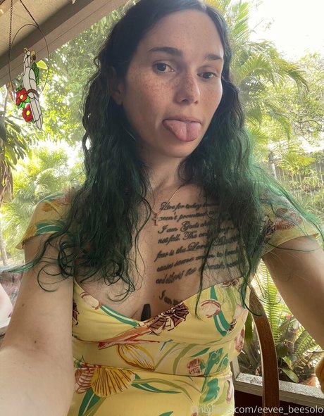 eeveebeevip modelo sexual archivo