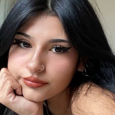 waifujuju modelo erótico archivo