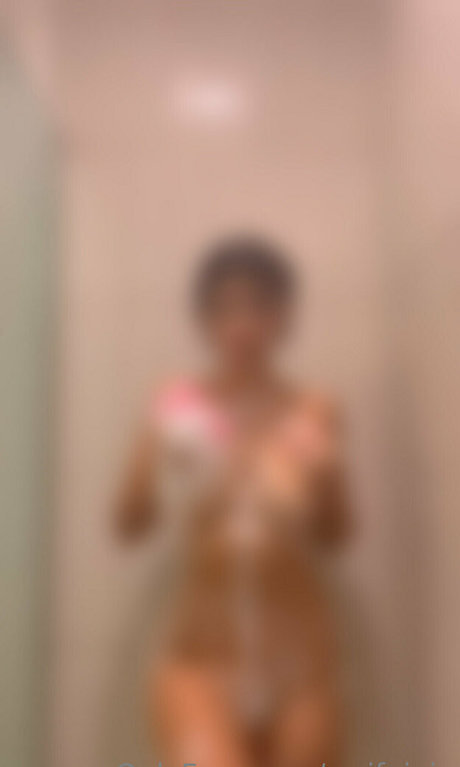 waifujuju actriz sexual galerías