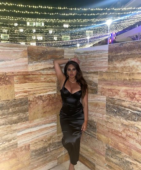 therealmeghnaa actriz de arte galerías