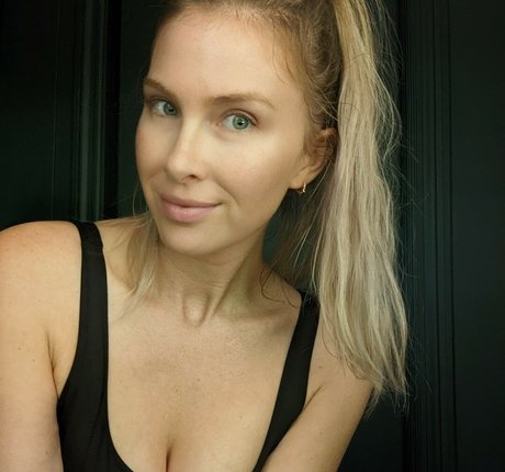 Mallory Moore arte estelar imágenes