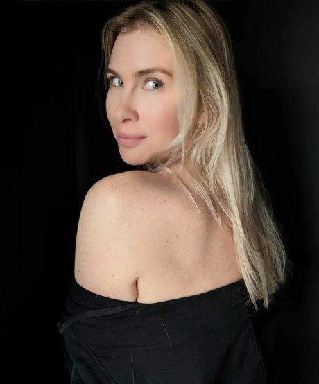 Mallory Moore modelo adulto galerías