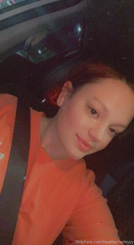 ébano asiático onlyfans bastante caliente imagen