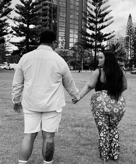 Antonia Waerea Adams actriz desnuda galerías