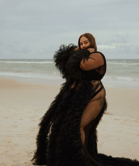 Antonia Waerea Adams modelo caliente imágenes